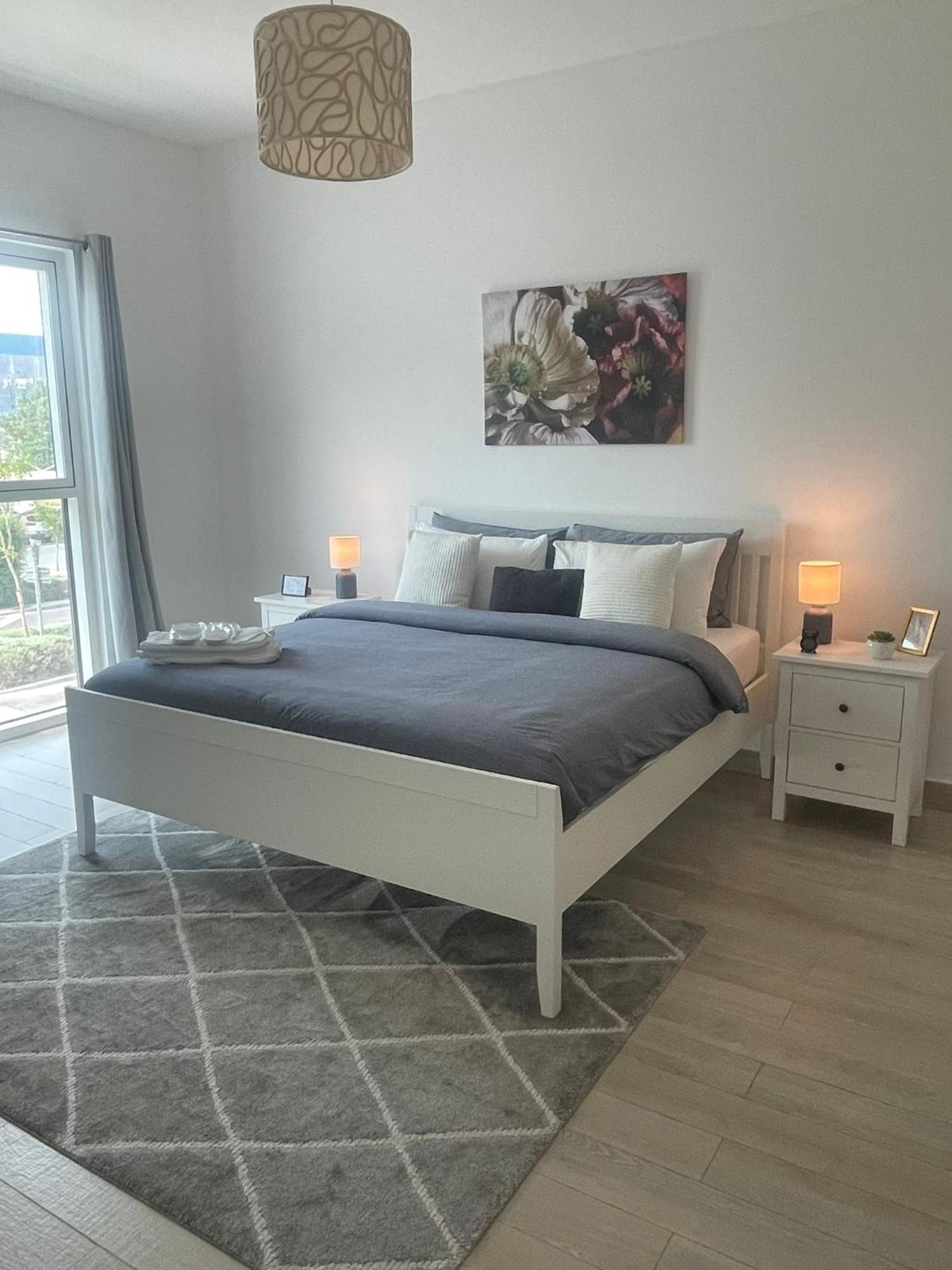 A Place To 1br Waters Edge Theme Parks, Yas Island * Abu Dhabi