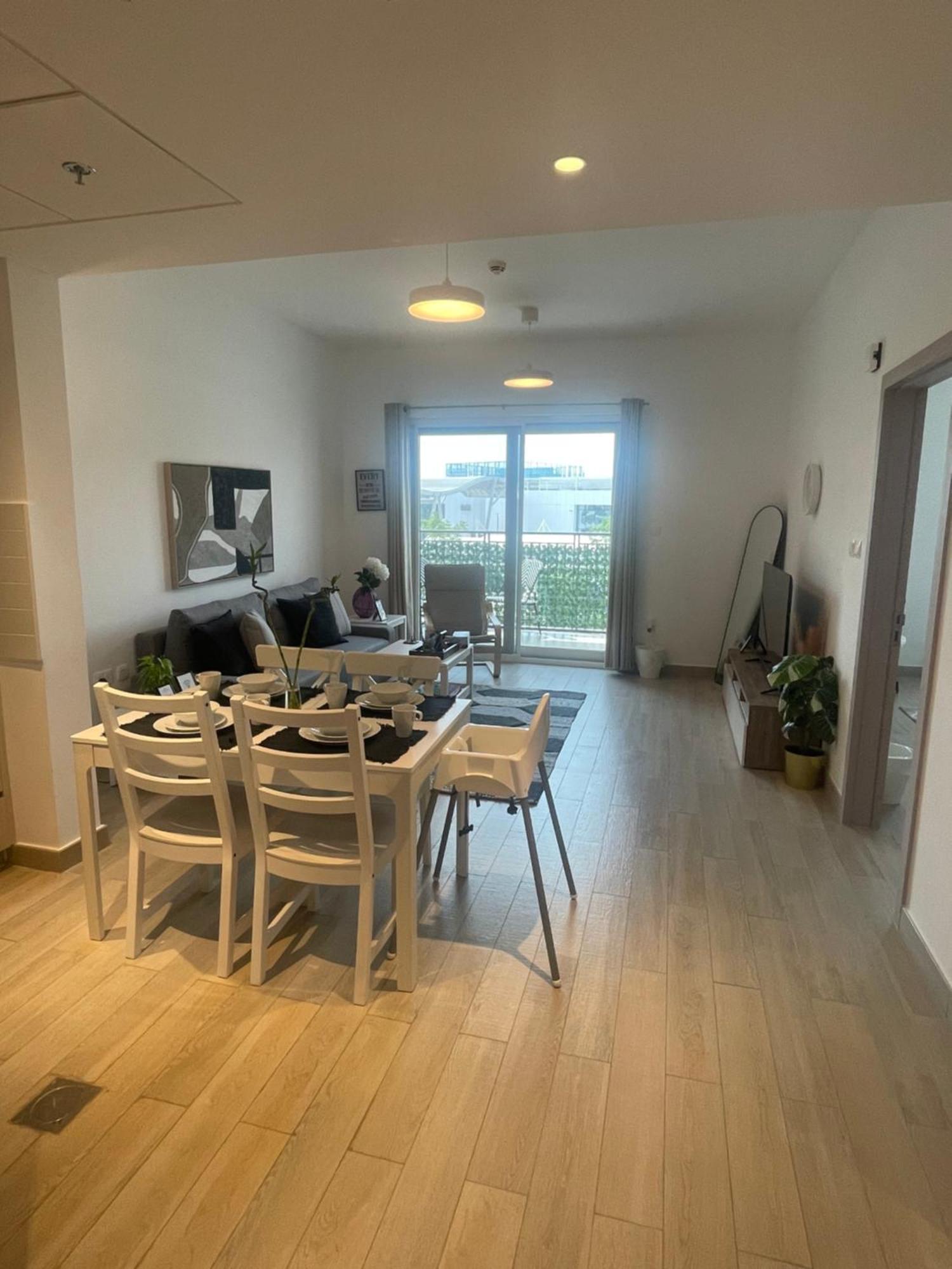 A Place To 1br Waters Edge Theme Parks, Yas Island Abu Dhabi